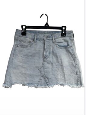 American eagle skirt light denim pockets stretch distressed mini size 4 Jean